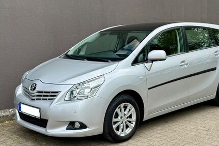 Toyota Verso 171.000 km 5.900 &euro; Herford 32049