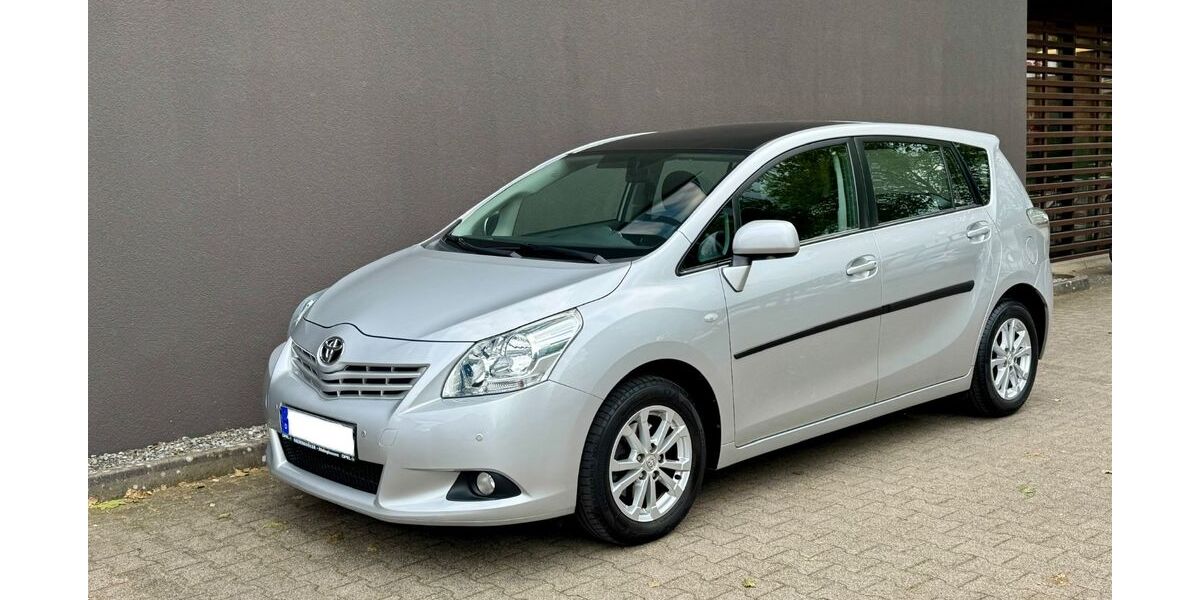 Toyota Verso 171.000 km 5.900 &euro; Herford 32049