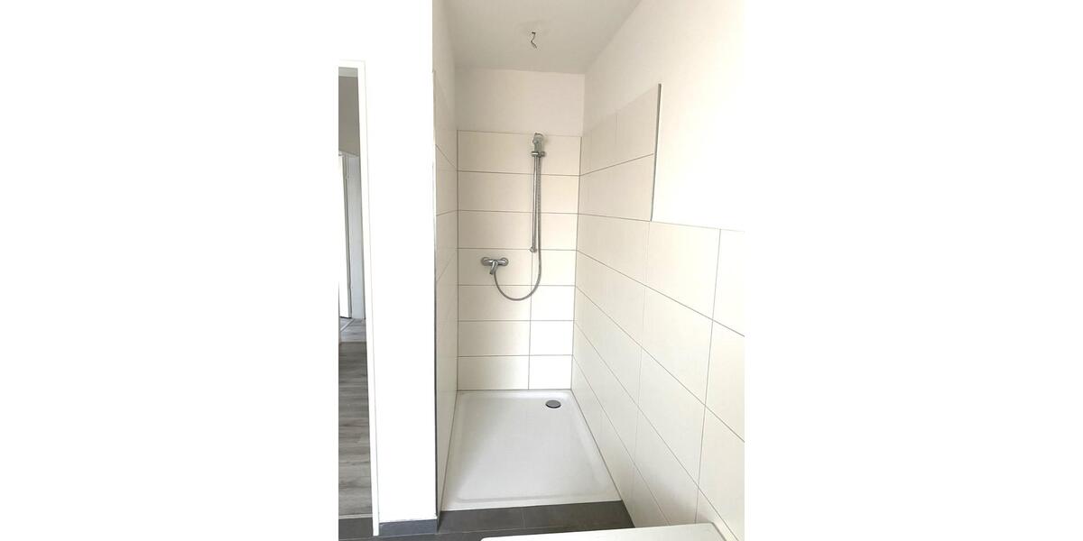 Erdgeschoßwohnung Hüllhorst - 4 Zimmer, 105 m&sup2;, 950&euro; | Angebot:25753640