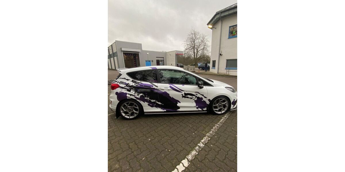 Ford Fiesta 30.700 km 16.390 &euro; Herford 32049