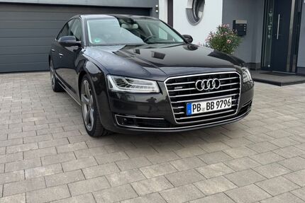 Audi A8 107.000 km 38.400 € Paderborn 33100