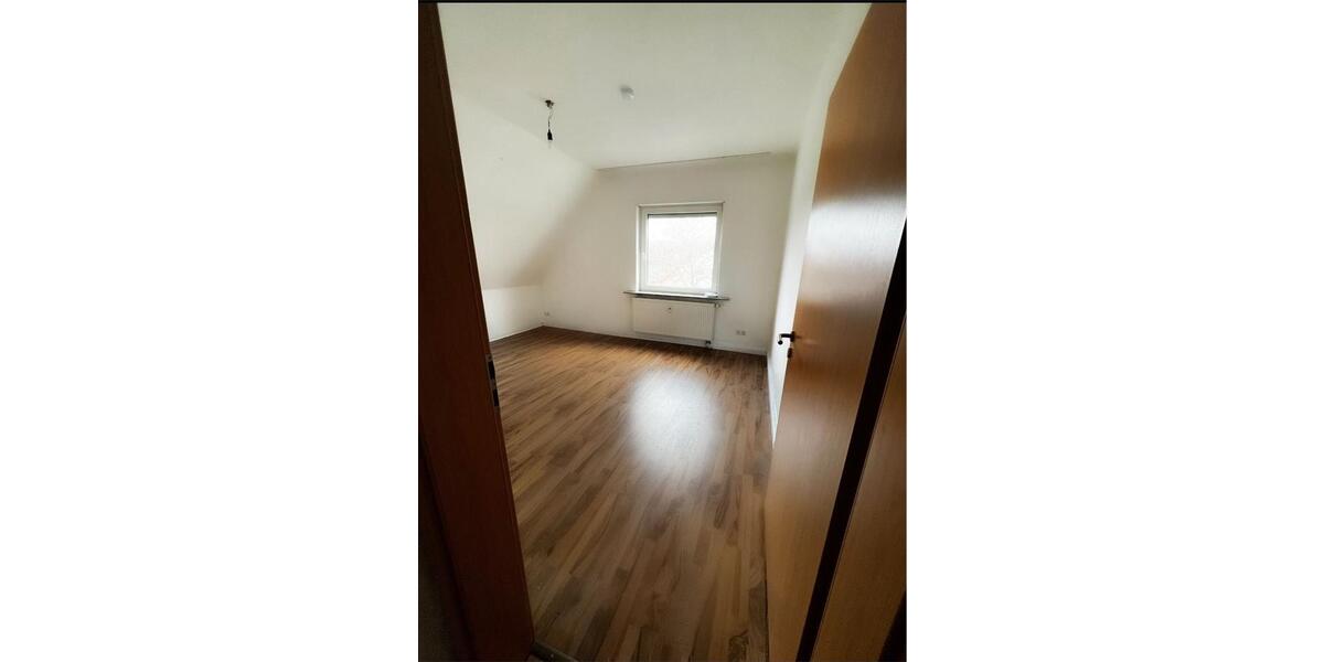 Etagenwohnung Bünde - 5 Zimmer, 100 m&sup2;, 890&euro; | Angebot:25349104
