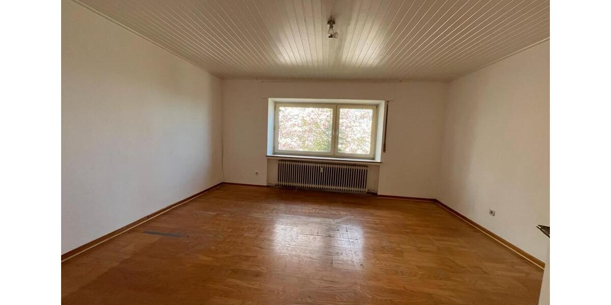 Etagenwohnung Oerlinghausen - 4 Zimmer, 140 m&sup2;, 1.380&euro; | Angebot:25887306