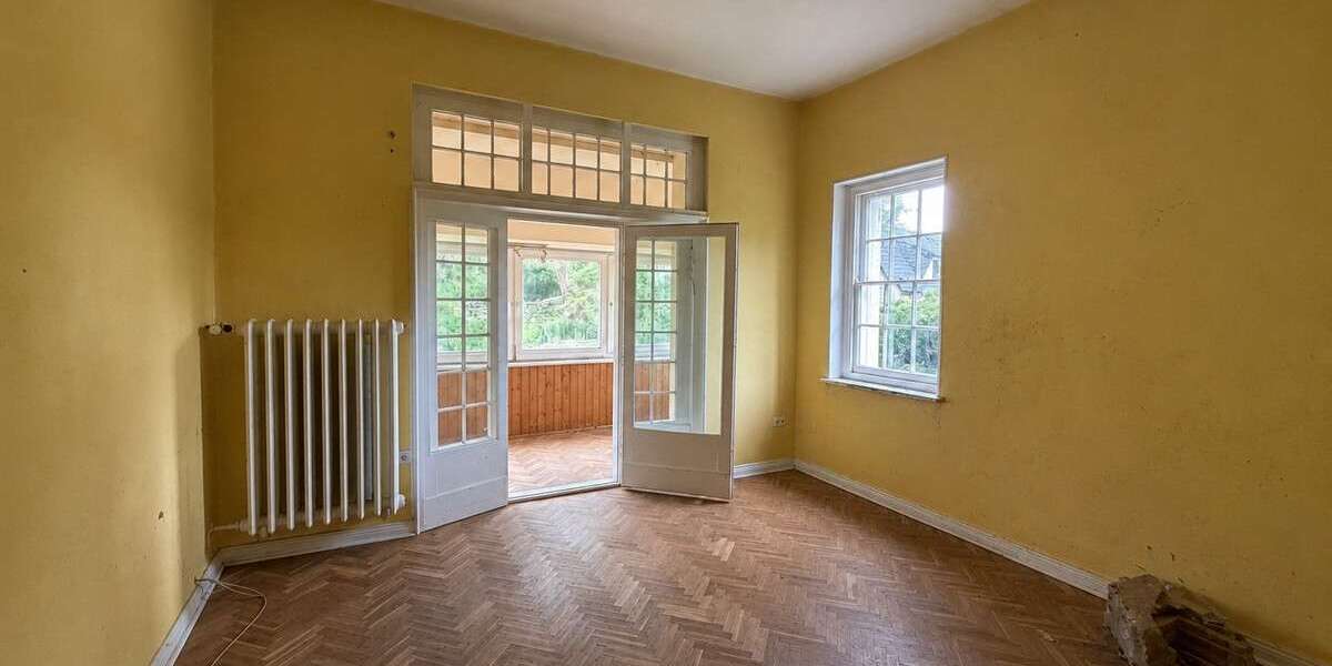 Denkmalgeschützte Fabrikantenvilla an der Weser Parkgrundstück mit drei zusätzlichen Bauplätzen - Villa Vlotho | Angebot:27254373