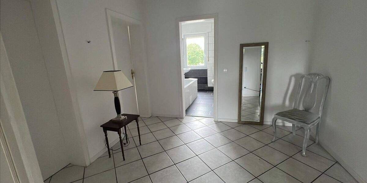 Etagenwohnung Detmold Bentrup-Loßbruch - 3 Zimmer, 95 m&sup2;, 780&euro; | Angebot:26886722