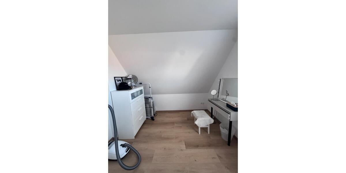 Dachgeschoßwohnung Gütersloh Isselhorst - 2 Zimmer, 60 m&sup2;, 770&euro; | Angebot:25660345