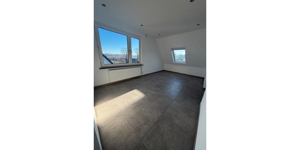 Etagenwohnung Detmold Hiddesen - 3.5 Zimmer, 82 m&sup2;, 900&euro; | Angebot:25635881