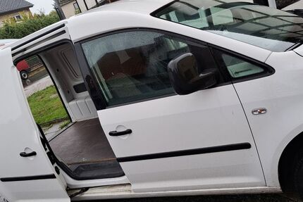 VW Caddy 136.125 km 7.750 € LEMGO 32667