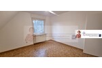 GT: Geräumige 2-Zimmer-Wohnung mit Loggia und modernisiertem Bad im 2-Familienhaus