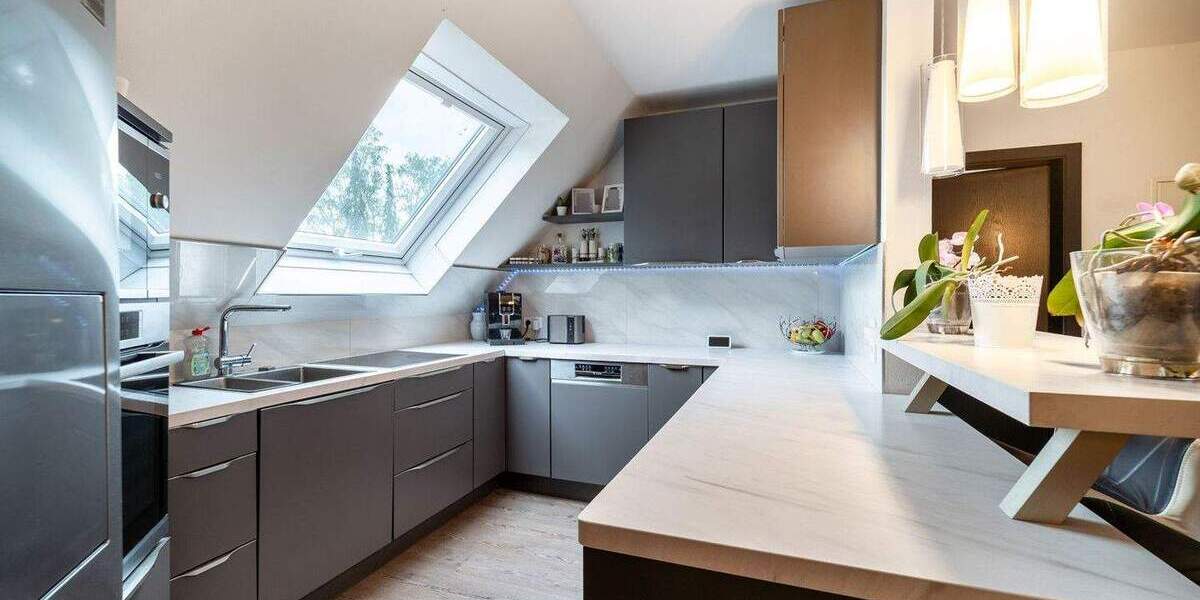 TOP Eigentumswohnung im 4-Familienhaus | ca. 105 m² | 4 Zimmer|+ Dachboden ausbaubar | Loggia|Garage 4 zimmer
