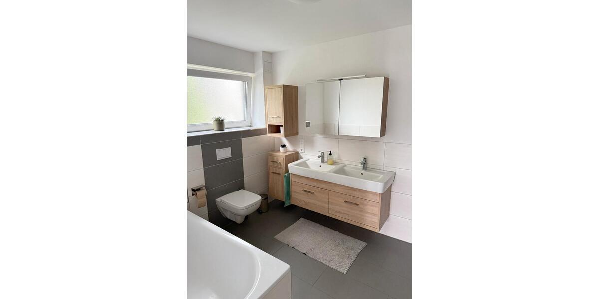 Erdgeschoßwohnung Bad Oeynhausen - 3 Zimmer, 96 m&sup2;, 1.400&euro; | Angebot:26226609