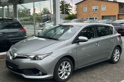 Toyota Auris 118.000 km 9.700 &euro; Bielefeld 33689