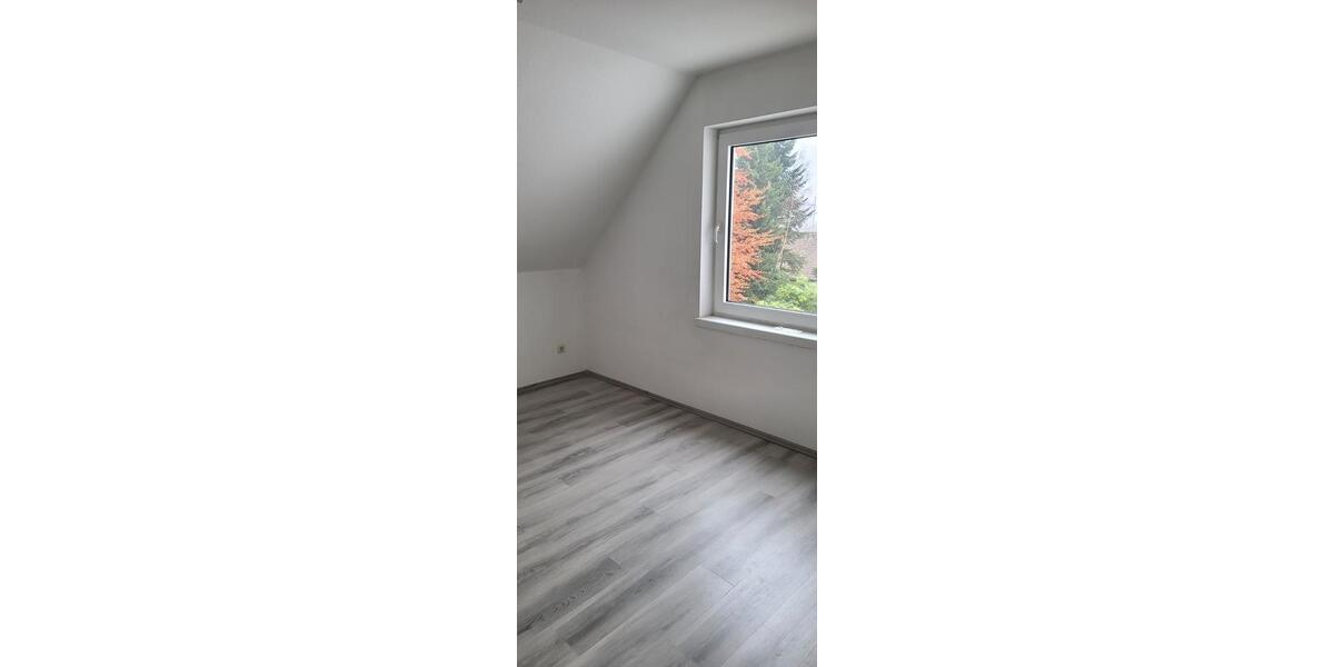 Dachgeschoßwohnung Bielefeld Brackwede - 3.5 Zimmer, 90 m&sup2;, 830&euro; | Angebot:26214401