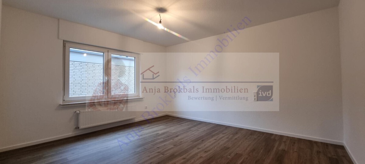 Gütersloh: Erdgeschoss mit Garten und Garage in einem 2 Familienhaus, stadtnahe Lage am Grüngürtel 4.5 zimmer