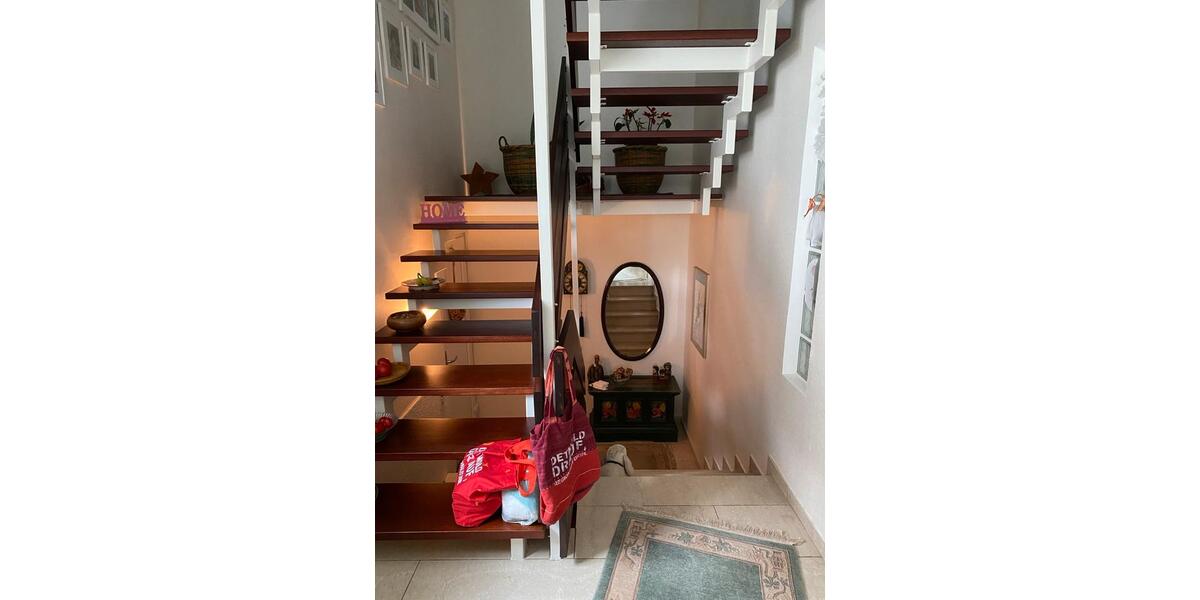 Einfamilienhaus Detmold - 6 Zimmer, 131 m&sup2;, 469.000&euro; | Angebot:27094085