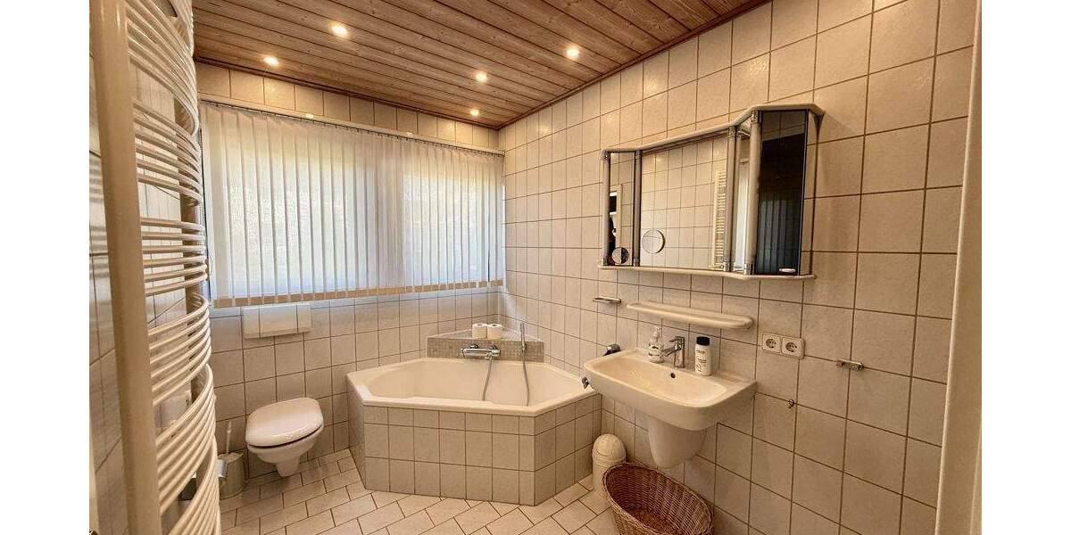 Bungalow Lage - 7 Zimmer, 208 m&sup2;, 339.000&euro; | Angebot:25780599