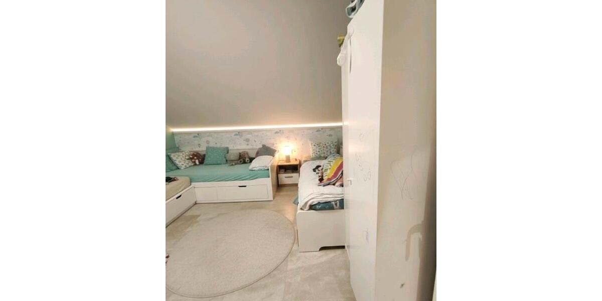 Einfamilienhaus mit 6 Zimmern Garage,Terrasse,Balkon SPIELSTRASSE 6 zimmer