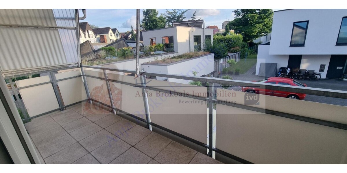 Modernisiert, zentral, ruhig, kl. Garage, 4 ZKB Balkon, Obergeschoss in einem Zweifamilienhaus 4 zimmer