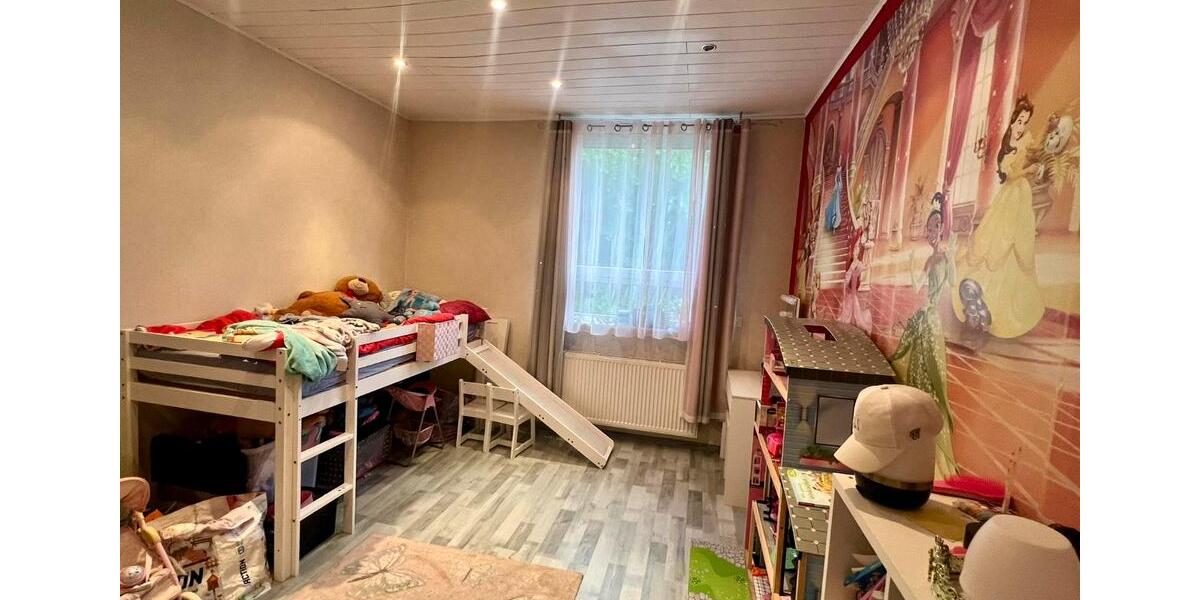 Etagenwohnung Detmold - 4 Zimmer, 129 m&sup2;, 1.100&euro; | Angebot:26386958