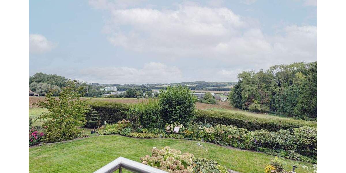 Großzügiges Einfamilienhaus trifft auf ruhige Waldrandlage in Hilter 5 zimmer