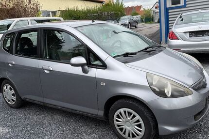 Honda Jazz 128.000 km 2.499 &euro; Detmold 32758