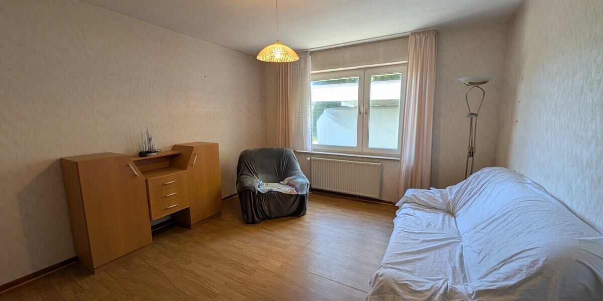 Großes Grundstück in Hüllhorst: Einfamilienhaus mit Potenzial zur Neugestaltung - Einfamilienhaus Hüllhorst | Angebot:26948470