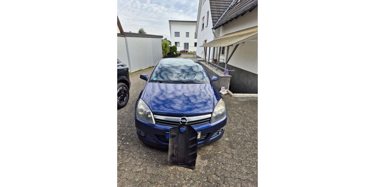 Opel Astra 323.230 km 2.199 &euro; Hiddenhausen 32120