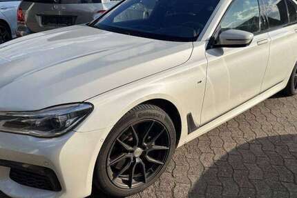 BMW 750 183.000 km 29.500 &euro; Bielefeld 33699