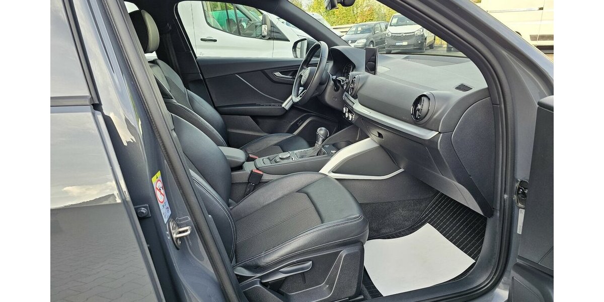 Audi Q2 1.4 TFSI S-Line Sport/ Plus LED NAVI 1.HAND 53.900 km 20.990 &euro; Löhne 32584