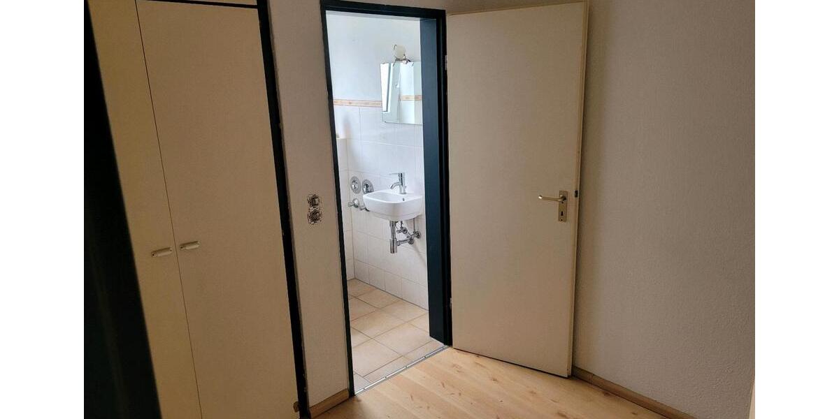 OHNE MAKLER!! Eigentumswohnung 4 Zimmer Küche Bad Gäste WC Balkon 4 zimmer