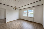 Großzügiges Zweifamilienhaus mit Einliegerwohnung und neuer Heizung - Zweifamilienhaus Hüllhorst | Angebot:27003359