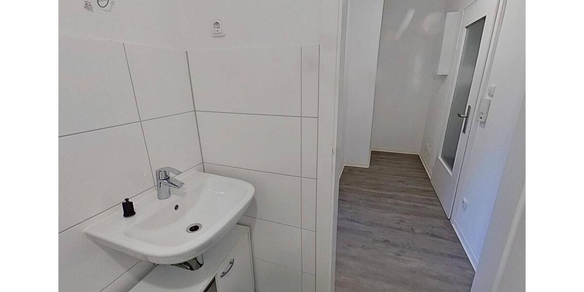 Perfekt für Singles: Große 1,5-Zimmer-Wohnung mit BALKON und BADEWANNE 1 zimmer