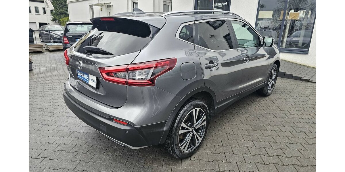 Nissan Qashqai N-Connecta NAVI PANO. Kamera 360° 129.421 km 12.490 &euro; Löhne 32584