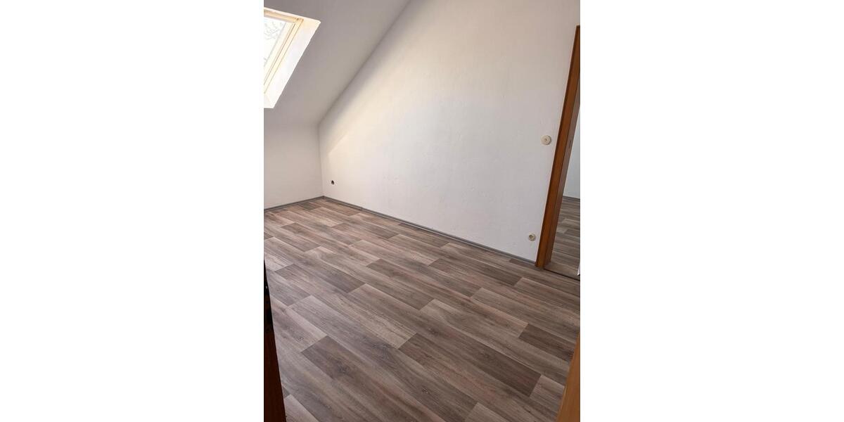Dachgeschoßwohnung Gütersloh Isselhorst - 3 Zimmer, 60 m&sup2;, 614&euro; | Angebot:26372627