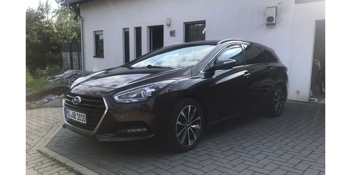 Hyundai i40 170.000 km 9.400 &euro; Hüllhorst 32609