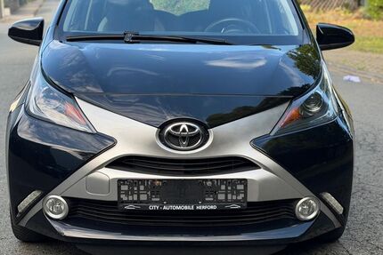 Toyota Aygo (X) 141.000 km 5.900 &euro; Herford 32051