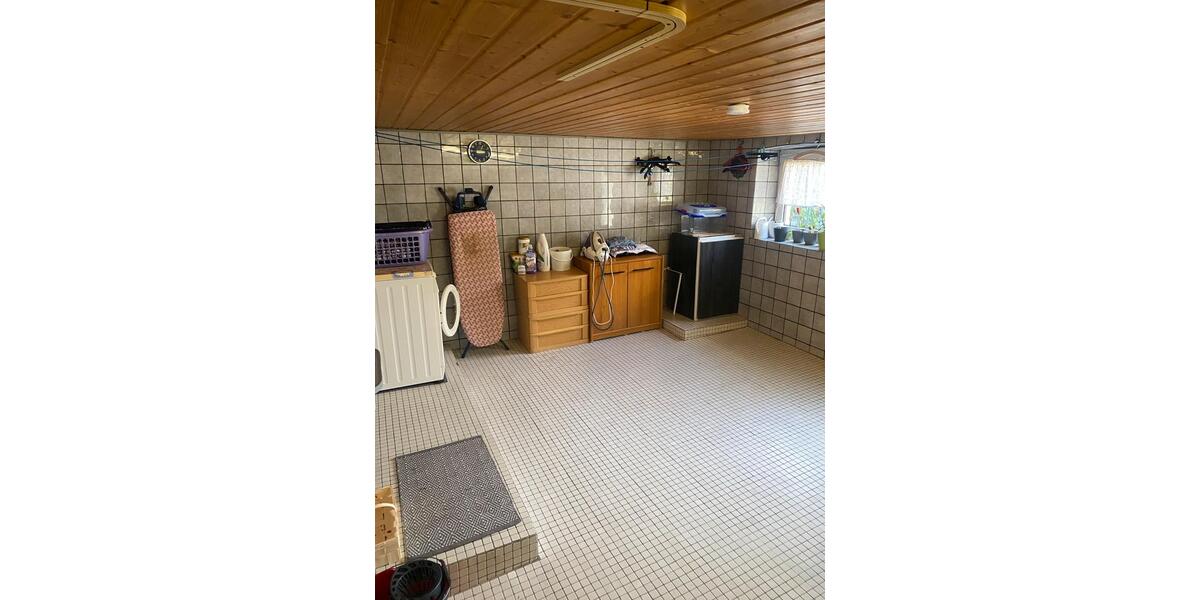 Reihenhaus Detmold - 8 Zimmer, 420.000&euro; | Angebot:23167919