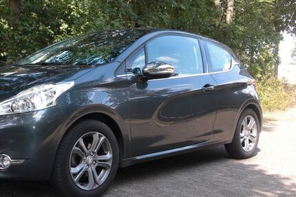 Peugeot 208 94.000 km 4.500 &euro; Gütersloh 33334