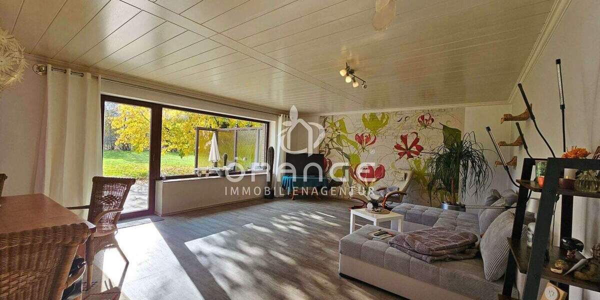 ***Großzügiges Zweifamilienhaus mit ca. 12.000 m² Traumgrundstück*** 1 zimmer