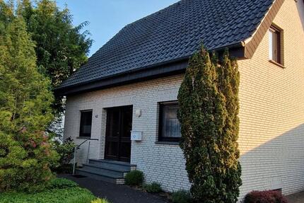 Haus Gütersloh Kattenstroth - 8 Zimmer, 210 m&sup2;, 465.000&euro; | Angebot:27416412