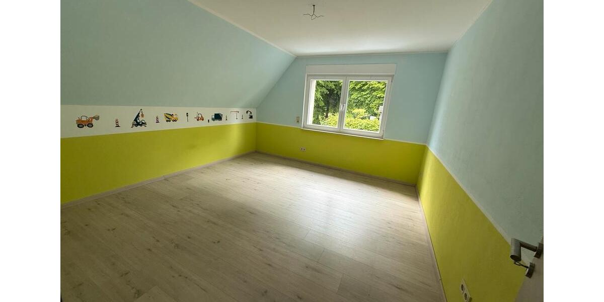 Mehrfamilienhaus, Wohnhaus Hüllhorst - 8 Zimmer, 244 m&sup2;, 1.790&euro; | Angebot:26533419