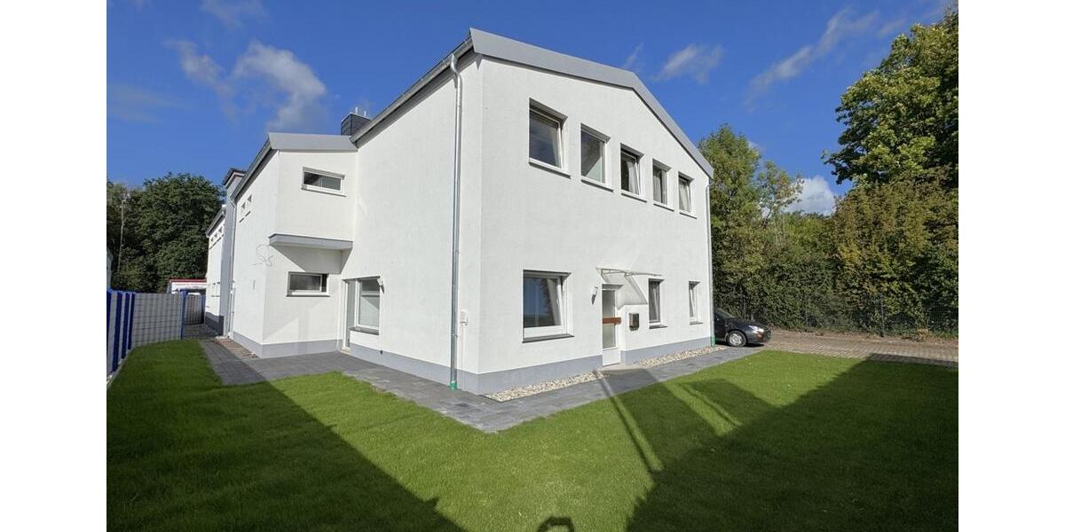 Von innen und von außen frisch renovierter Gewerbestandort – Ideale Anbindung zimmer