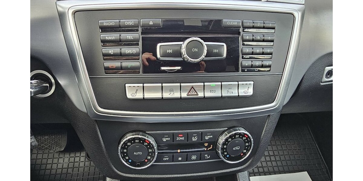 Mercedes-Benz ML 250 CDI 4Matic LEDER NAVI RFK AHK AUS 2.HAND 167.800 km 21.990 &euro; Löhne 32584