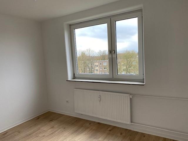 *Frisch renovierte 3-Zimmerwohnung mit Balkon und toller Aussicht* 3 zimmer