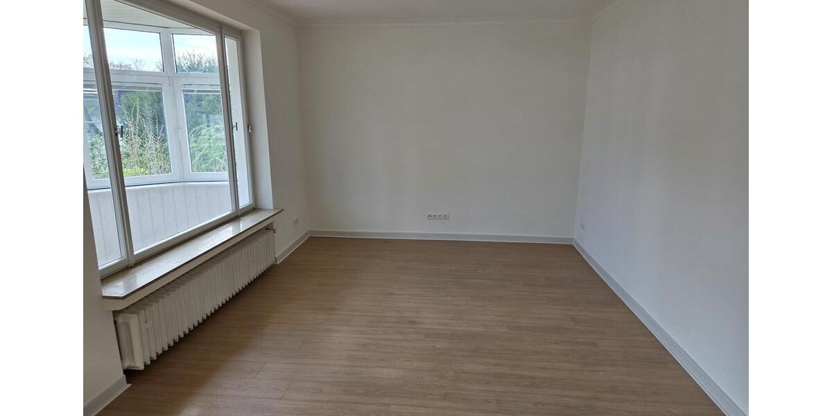 Etagenwohnung Bad Oeynhausen - 3 Zimmer, 100 m&sup2;, 895&euro; | Angebot:26717395