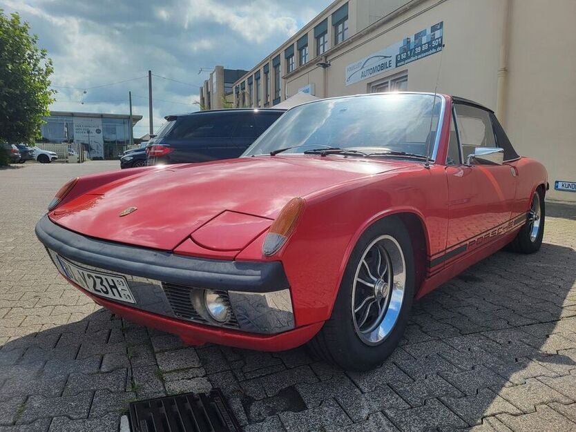 914