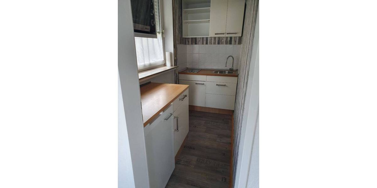 Preissenkung ! Einfamilien-Wohnhaus mit Einliegerwohnung u. Garagengebäude mit Carport von Detmold-14 km von Augustdorf 1 zimmer