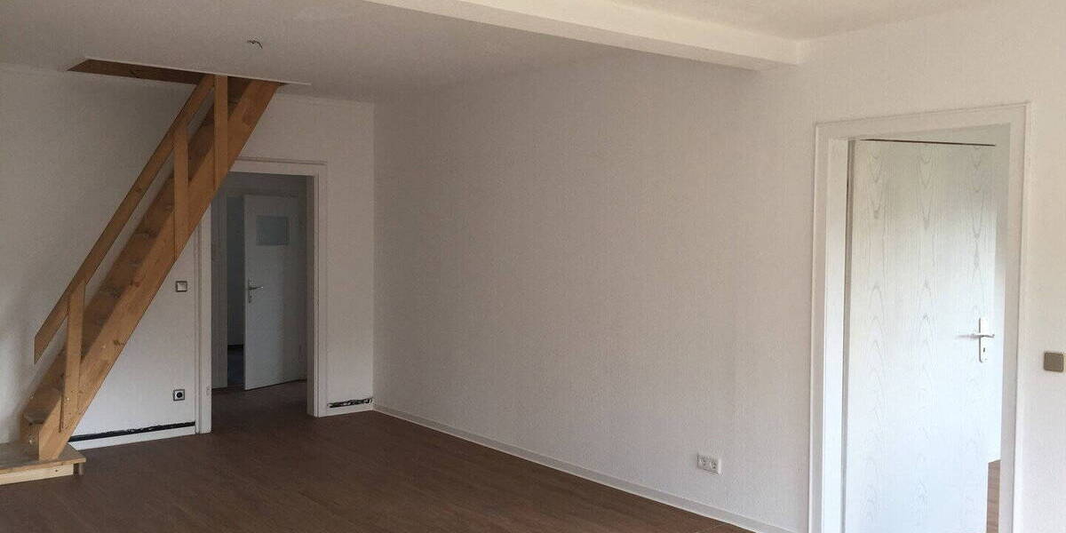Etagenwohnung Bielefeld Jöllenbeck - 4 Zimmer, 100 m&sup2;, 900&euro; | Angebot:26128045